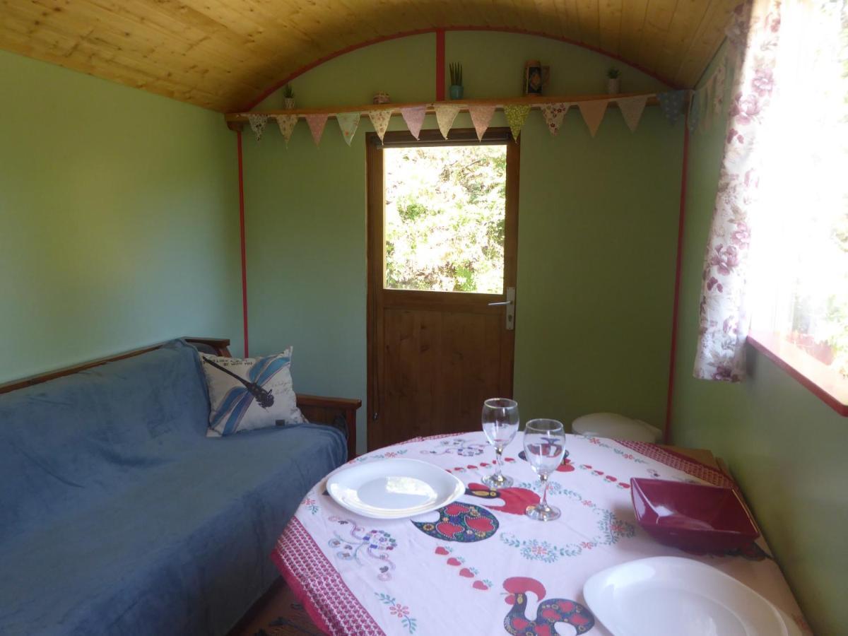 Rosa The Cosy Cabin - Gypsy Wagon - Shepherds Hut, River Views Off-Grid Eco Living Pedrogao Grande Extérieur photo