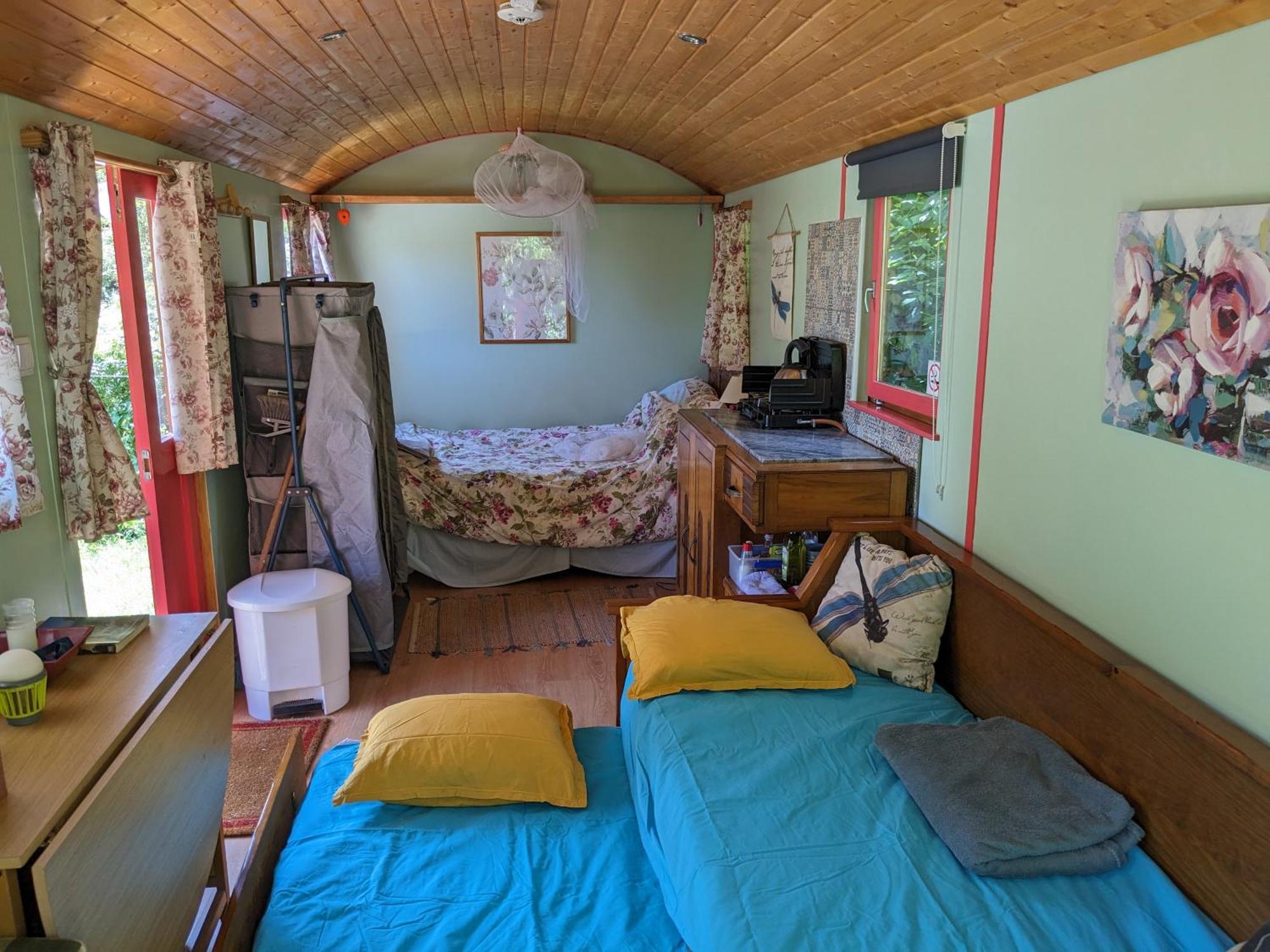 Rosa The Cosy Cabin - Gypsy Wagon - Shepherds Hut, River Views Off-Grid Eco Living Pedrogao Grande Extérieur photo